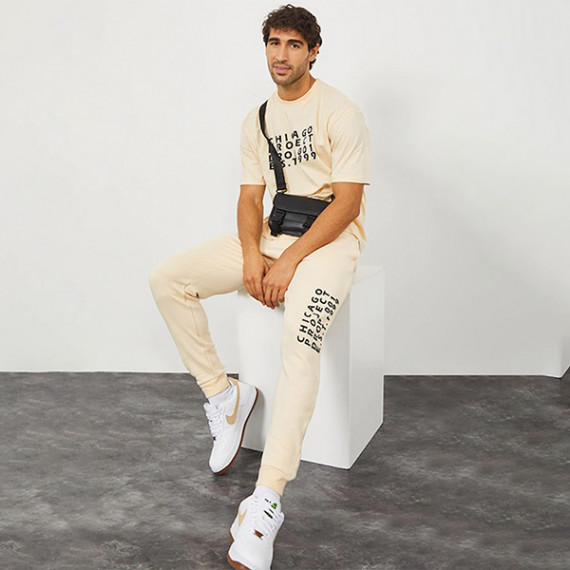 https://zenfashion.in/products/men-cream-colored-solid-slim-fit-cotton-joggers