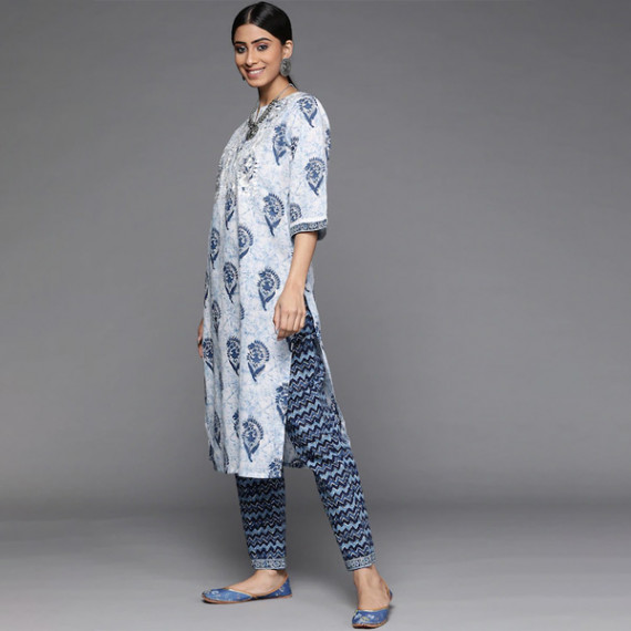 https://zenfashion.in/products/women-white-paisley-motifs-printed-pure-cotton-kurta-with-trousers-with-dupatta