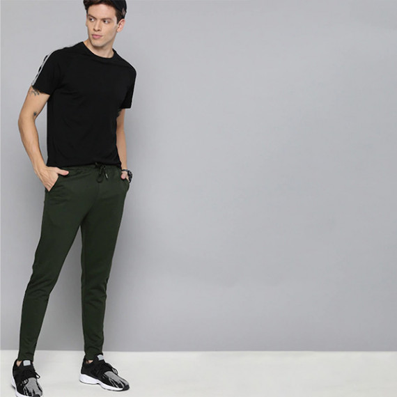 https://zenfashion.in/products/men-olive-green-straight-fit-solid-track-pants