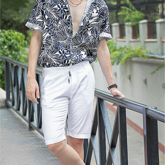 https://zenfashion.in/products/men-white-solid-slim-fit-regular-shorts