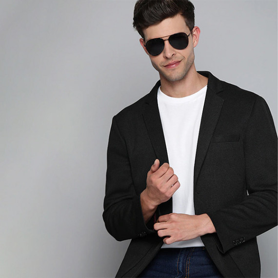 https://zenfashion.in/products/men-black-textured-regular-fit-single-breasted-blazer