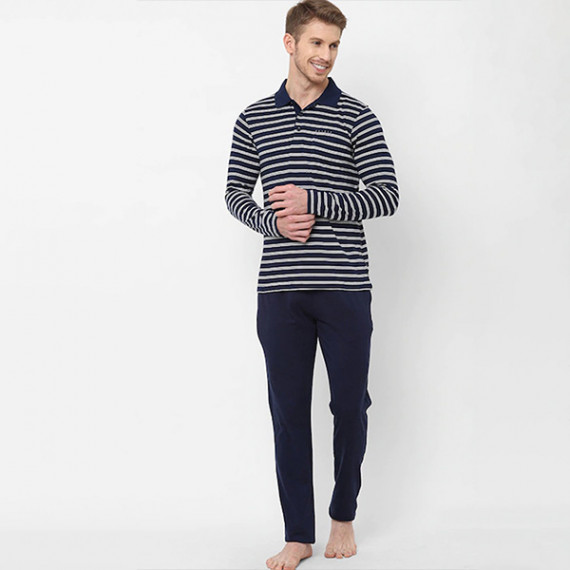 https://zenfashion.in/products/men-navy-blue-white-printed-night-suit