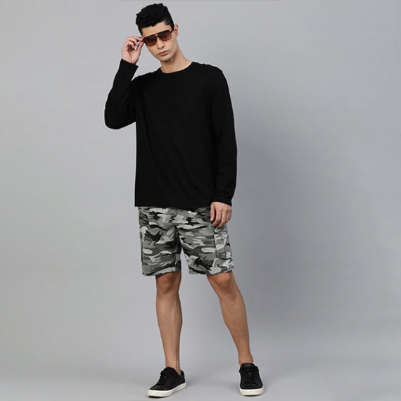 https://zenfashion.in/products/men-charcoal-grey-camouflage-printed-pure-cotton-cargo-shorts