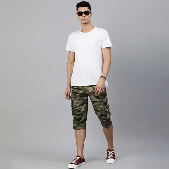 https://zenfashion.in/products/men-olive-green-beige-camouflage-printed-pure-cotton-34th-cargo-shorts